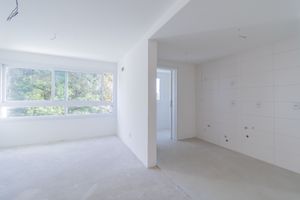 Image 25 - 885522
