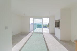Image 1 - 885522