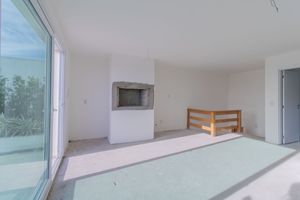 Image 11 - 885522