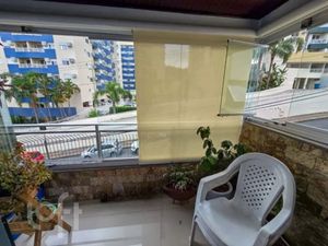 Image 15 - 885530