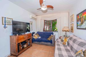 Image 3 - 885533