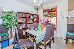 Image 8 - 885533