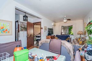 Image 7 - 885533