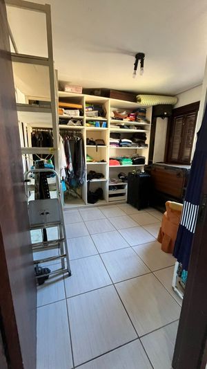 Image 11 - 885533