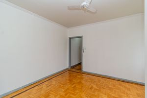 Image 3 - 885555