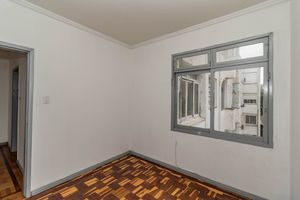 Image 6 - 885555