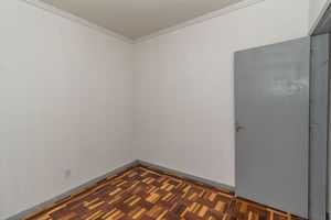 Image 7 - 885555