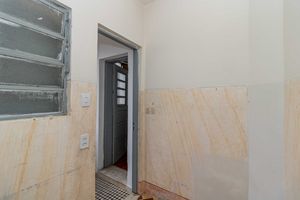 Image 22 - 885555
