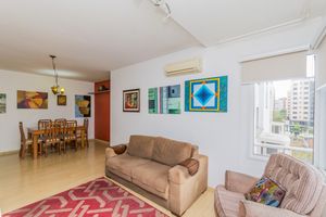 Image 7 - 885563