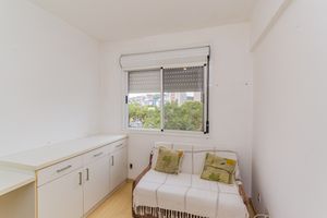 Image 11 - 885563