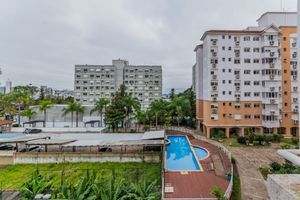 Image 25 - 885563