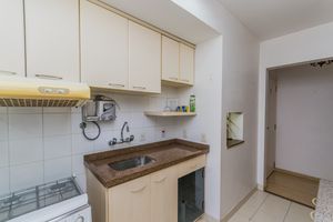 Image 31 - 885563