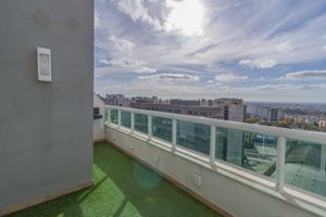 Image 23 - 885567