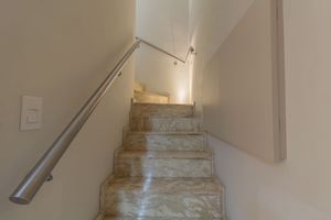Image 30 - 885567