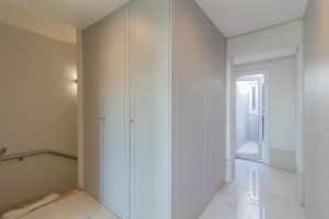 Image 31 - 885567