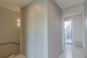 Image 32 - 885567