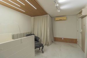 Image 33 - 885567