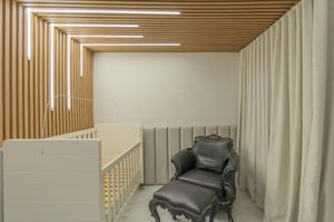 Image 37 - 885567