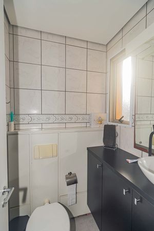 Image 19 - 885568