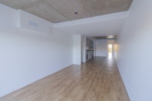 Image 2 - 885572
