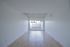 Image 3 - 885572