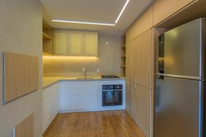 Image 11 - 885573