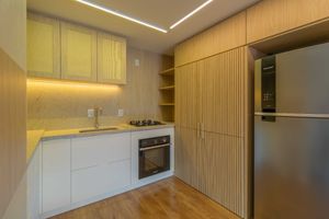 Image 15 - 885573