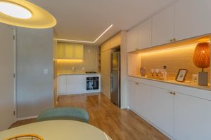 Image 16 - 885573