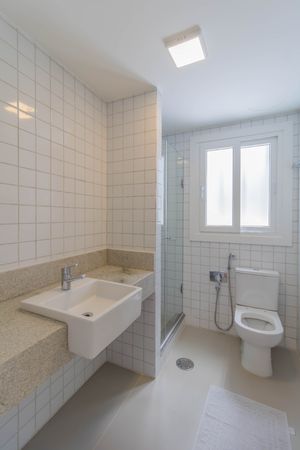 Image 32 - 885573