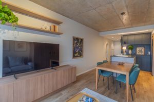 Image 9 - 885574