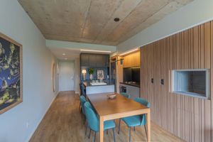 Image 10 - 885574