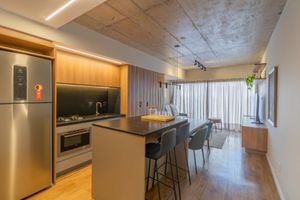 Image 1 - 885574