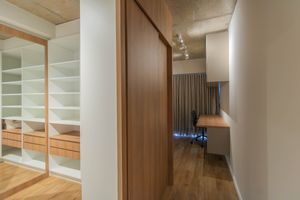 Image 20 - 885574