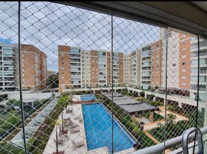 Image 1 - 885599