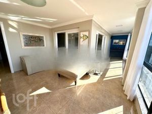 Image 15 - 885600