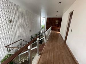 Image 8 - 885601