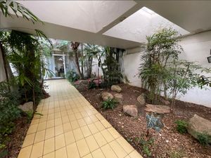 Image 15 - 885601