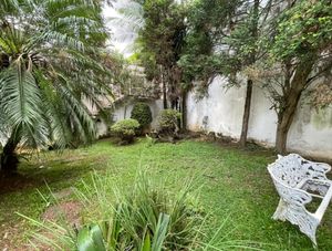Image 17 - 885601