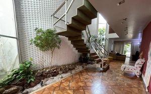 Image 6 - 885601