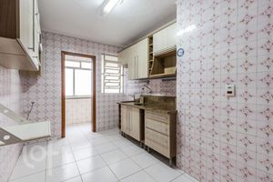 Image 10 - 885602