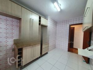 Image 6 - 885602
