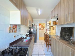 Image 15 - 885610