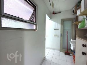 Image 11 - 885611