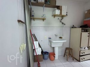 Image 8 - 885611