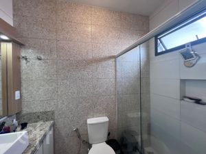 Image 10 - 885613