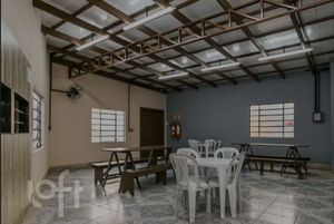 Image 10 - 885615