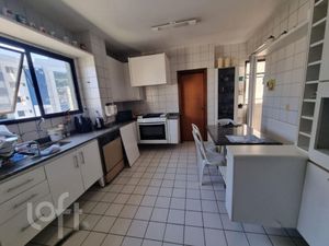 Image 11 - 885617