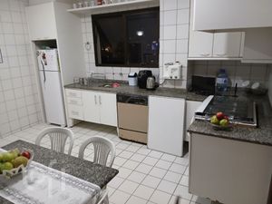 Image 13 - 885617