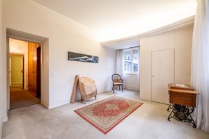 Image 9 - 885620