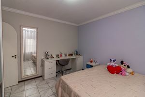Image 30 - 885622